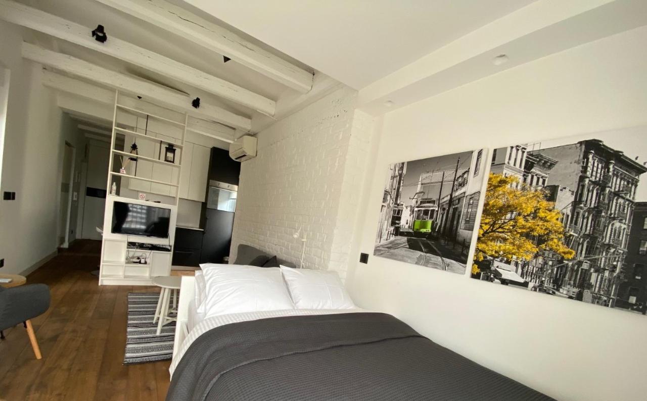 Enjoy B-52 Studio Belgrade Exterior photo